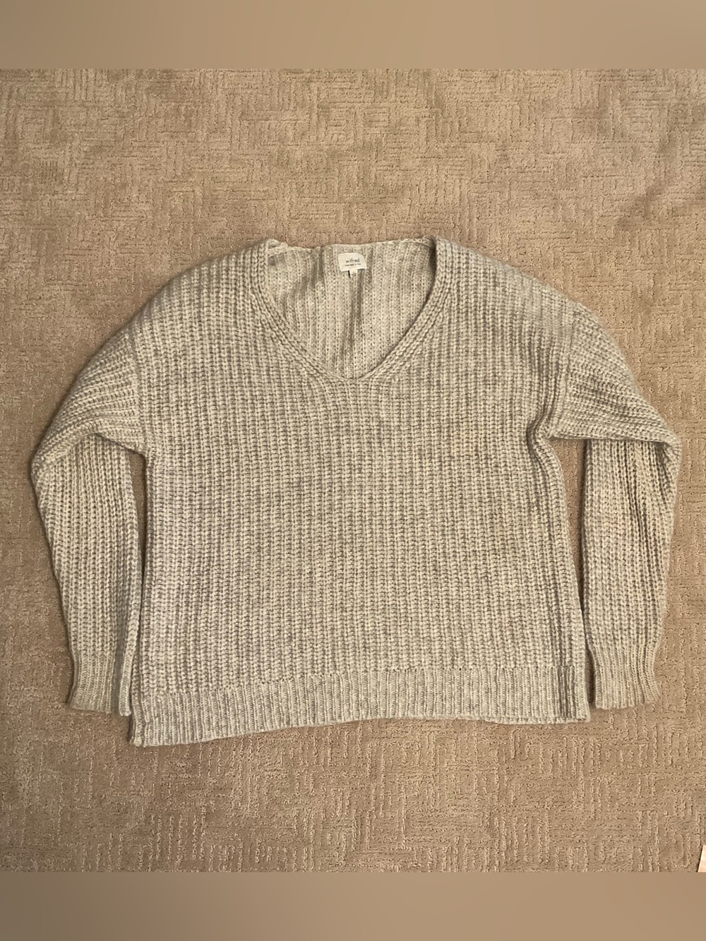 💕Aritzia Wilfred Alpaca Blend V‑Neck Sweater Gray Cream Oversized L Minimalist